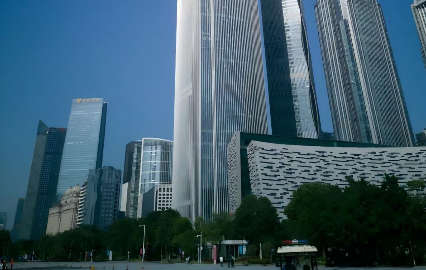 High-end solid surface interior cladding and commercial columns in Guangzhou East Tower